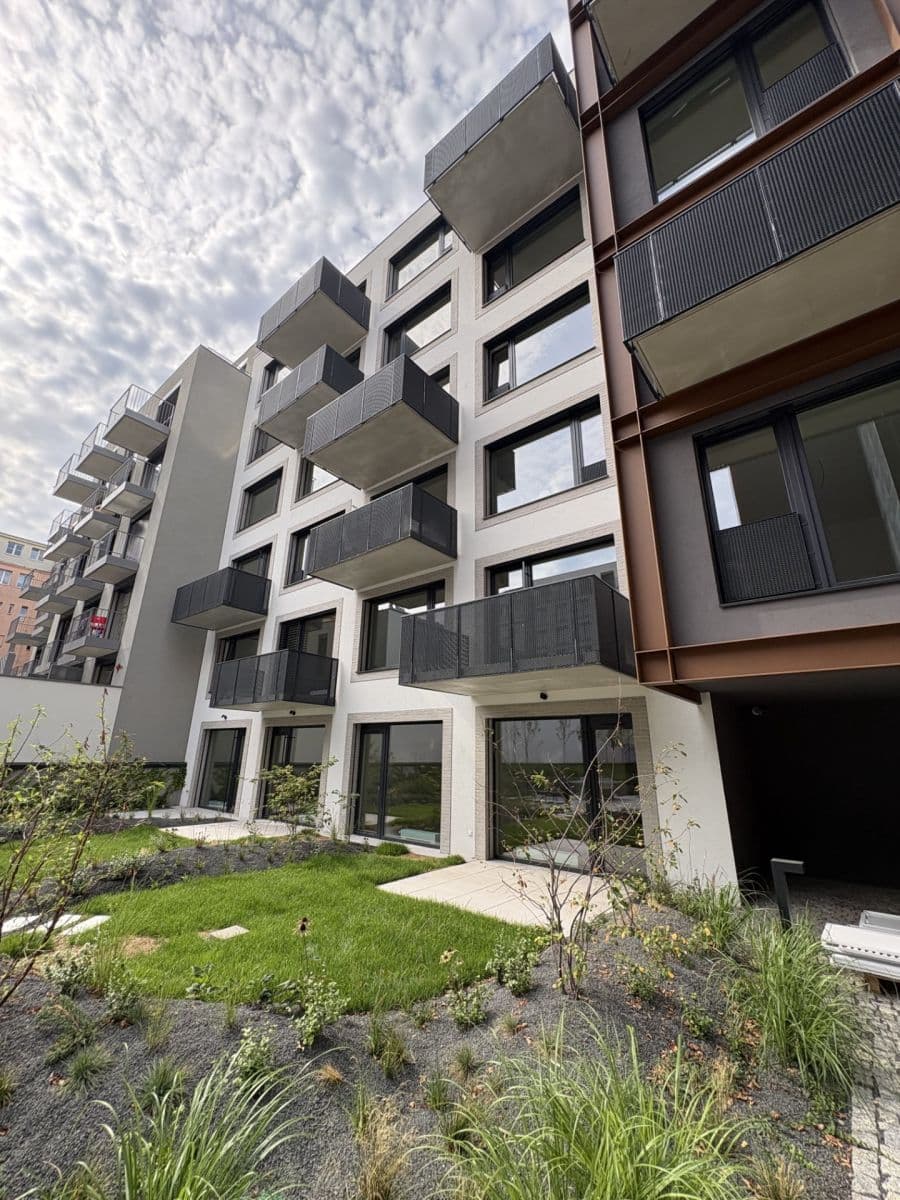 1 bedroom with open-plan kitchen flat for sale, 65 m², Drahobejlova, Prague, Prague 1 bedroom with open-plan kitchen flat for sale, 65 m², Drahobejlova, Prague, Prague