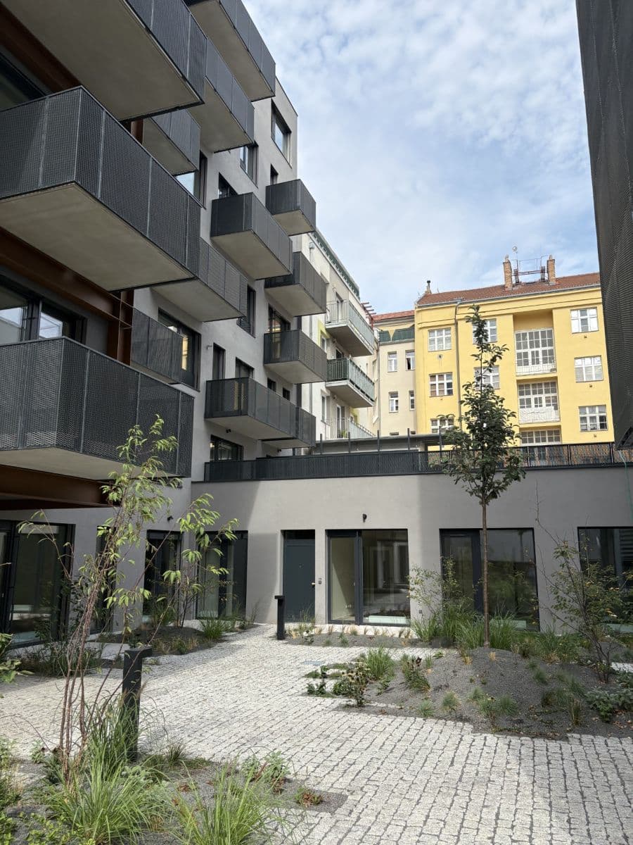 1 bedroom with open-plan kitchen flat for sale, 65 m², Drahobejlova, Prague, Prague 1 bedroom with open-plan kitchen flat for sale, 65 m², Drahobejlova, Prague, Prague