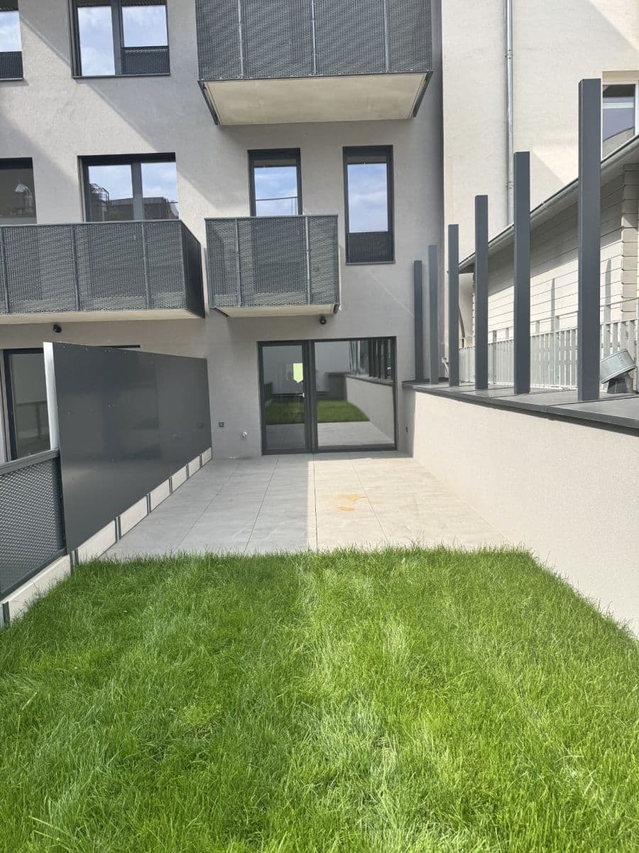 1 bedroom with open-plan kitchen flat for sale, 65 m², Drahobejlova, Prague, Prague 1 bedroom with open-plan kitchen flat for sale, 65 m², Drahobejlova, Prague, Prague