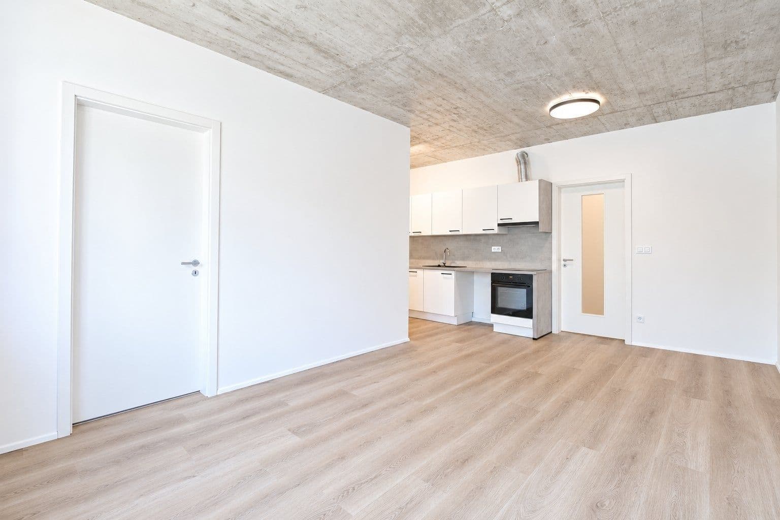1 bedroom with open-plan kitchen flat to rent, 48 m², Českobrodská, Prague, Prague 1 bedroom with open-plan kitchen flat to rent, 48 m², Českobrodská, Prague, Prague