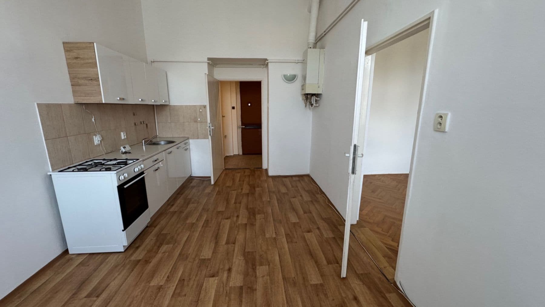 1 bedroom with open-plan kitchen flat to rent, 42 m², Heydukova, Prague, Prague 1 bedroom with open-plan kitchen flat to rent, 42 m², Heydukova, Prague, Prague