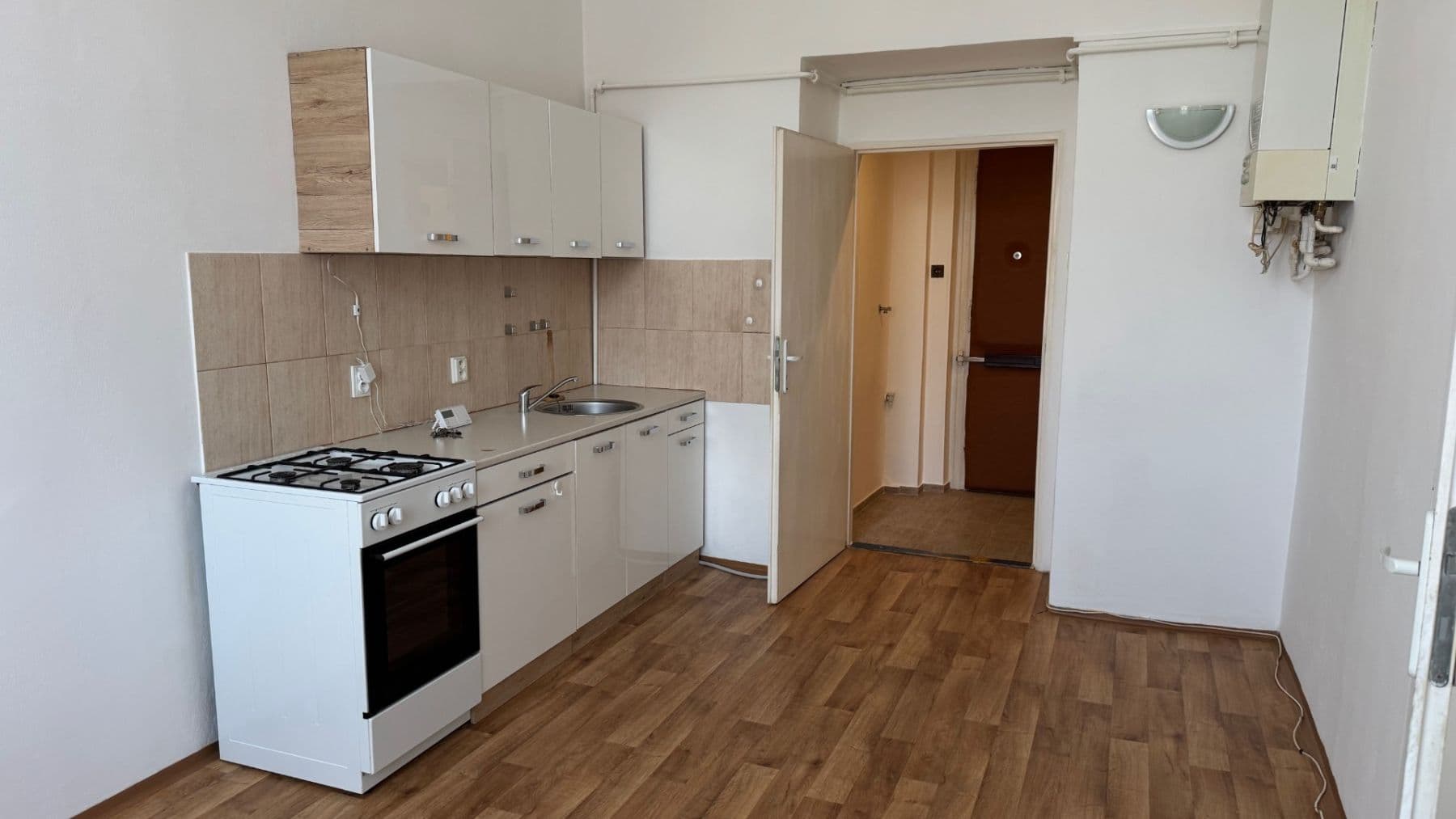 1 bedroom with open-plan kitchen flat to rent, 42 m², Heydukova, Prague, Prague 1 bedroom with open-plan kitchen flat to rent, 42 m², Heydukova, Prague, Prague