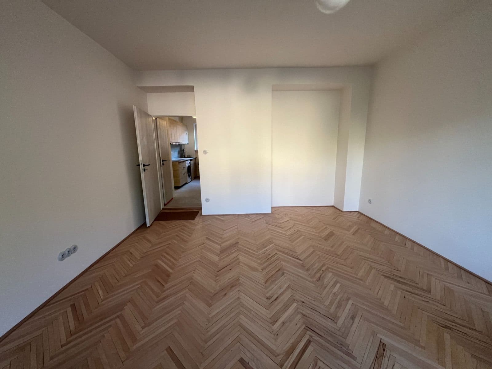 2 bedroom flat to rent, 58 m², Nad přívozem, Prague, Prague 2 bedroom flat to rent, 58 m², Nad přívozem, Prague, Prague