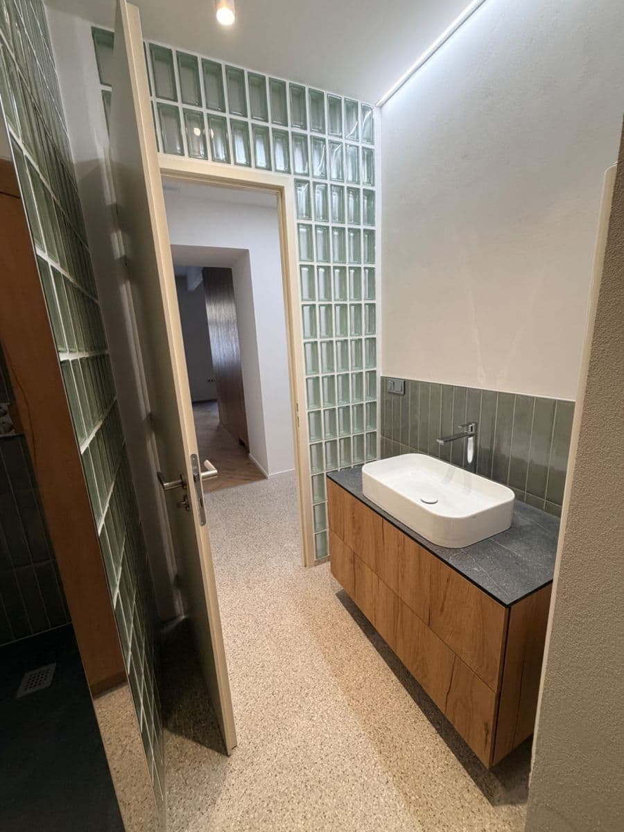 1 bedroom with open-plan kitchen flat to rent, 45 m², Holandská, Prague, Prague 1 bedroom with open-plan kitchen flat to rent, 45 m², Holandská, Prague, Prague