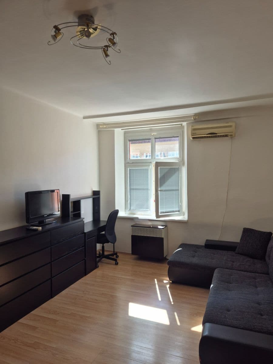 1 bedroom with open-plan kitchen flat to rent, 40 m², 5. května, Prague, Prague 1 bedroom with open-plan kitchen flat to rent, 40 m², 5. května, Prague, Prague