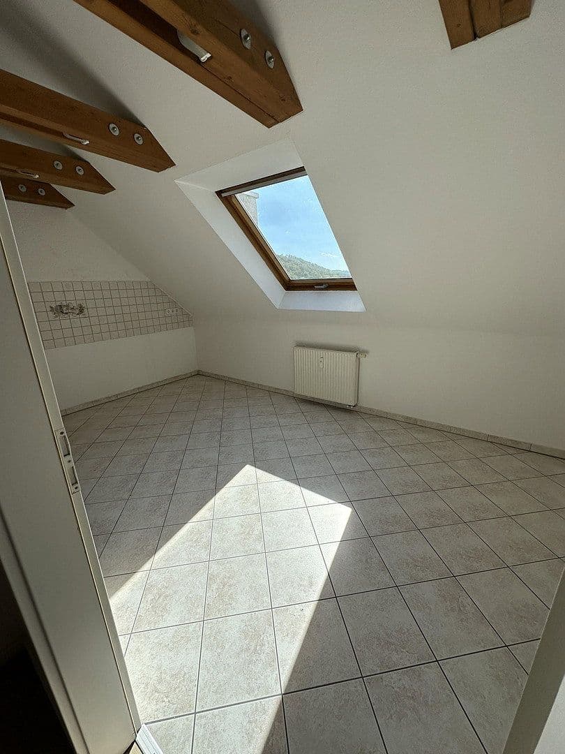 2 bedroom with open-plan kitchen flat to rent, 94 m², Neumarkt 9, Lichtenstein/Sachsen, Saxony 2 bedroom with open-plan kitchen flat to rent, 94 m², Neumarkt 9, Lichtenstein/Sachsen, Saxony