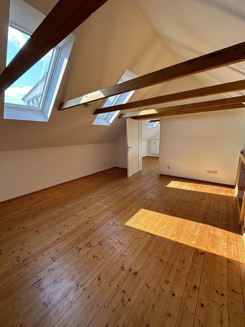 2 bedroom with open-plan kitchen flat to rent, 94 m², Neumarkt 9, Lichtenstein/Sachsen, Saxony 2 bedroom with open-plan kitchen flat to rent, 94 m², Neumarkt 9, Lichtenstein/Sachsen, Saxony