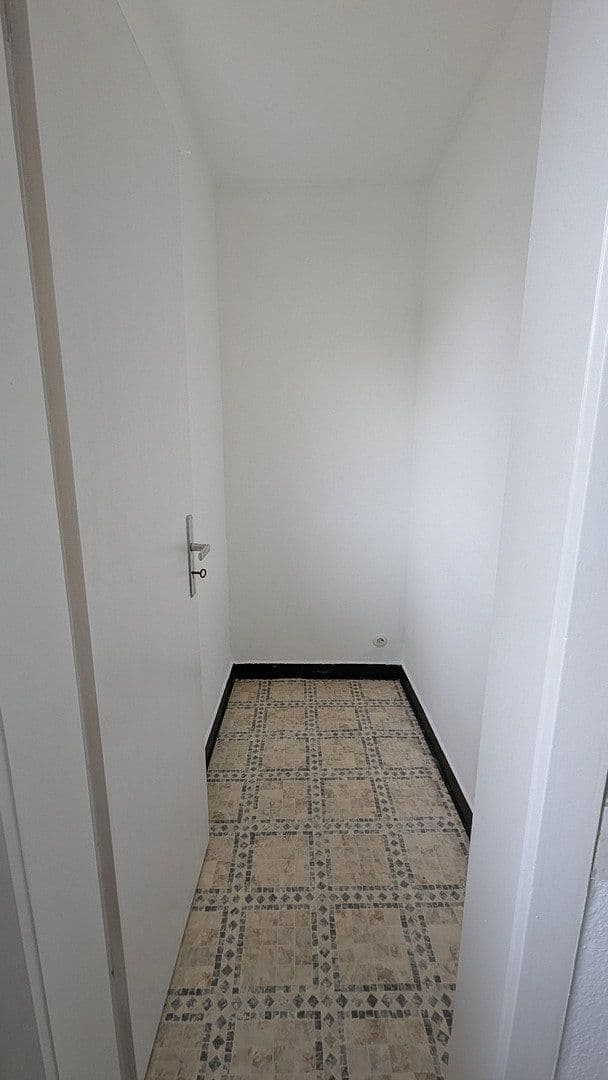 2 bedroom with open-plan kitchen flat to rent, 85 m², Heidenheim an der Brenz, Baden-Württemberg 2 bedroom with open-plan kitchen flat to rent, 85 m², Heidenheim an der Brenz, Baden-Württemberg