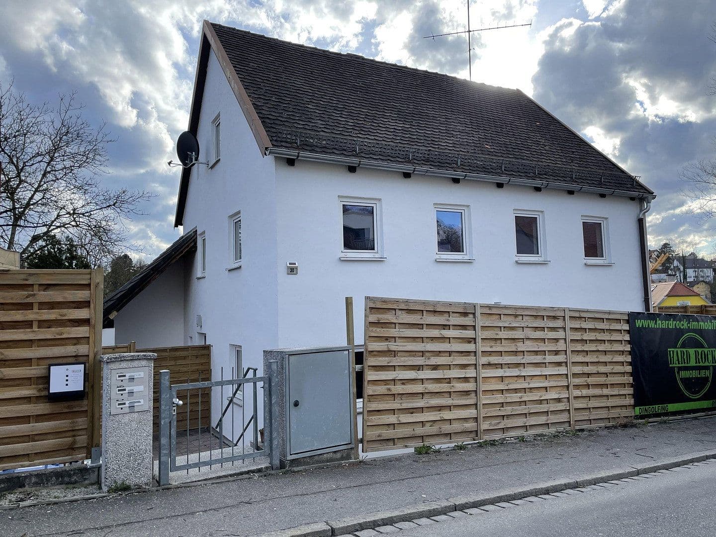 house for sale, 400 m², Neue Bergstraße 30, Landshut, Bavaria house for sale, 400 m², Neue Bergstraße 30, Landshut, Bavaria