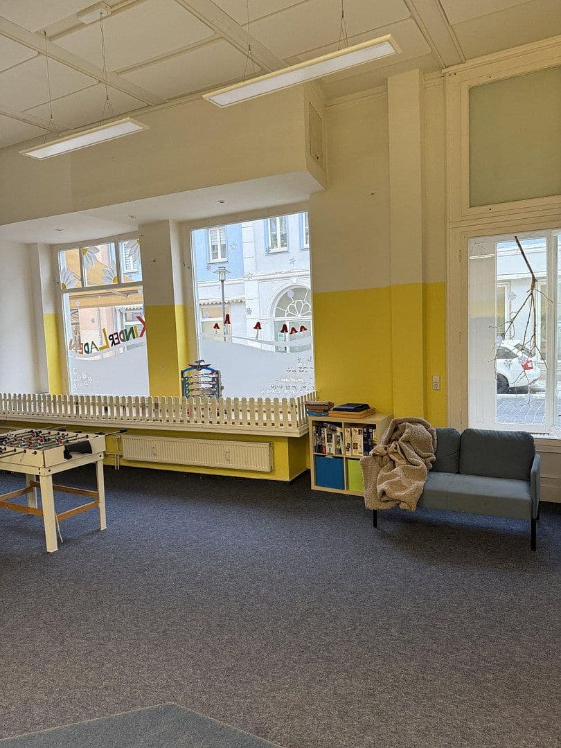 office to rent, 155 m², Wartlaustraße 3, Neubrandenburg, Mecklenburg-Vorpommern office to rent, 155 m², Wartlaustraße 3, Neubrandenburg, Mecklenburg-Vorpommern