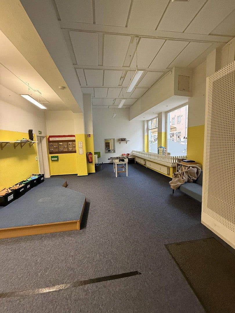 office to rent, 155 m², Wartlaustraße 3, Neubrandenburg, Mecklenburg-Vorpommern office to rent, 155 m², Wartlaustraße 3, Neubrandenburg, Mecklenburg-Vorpommern