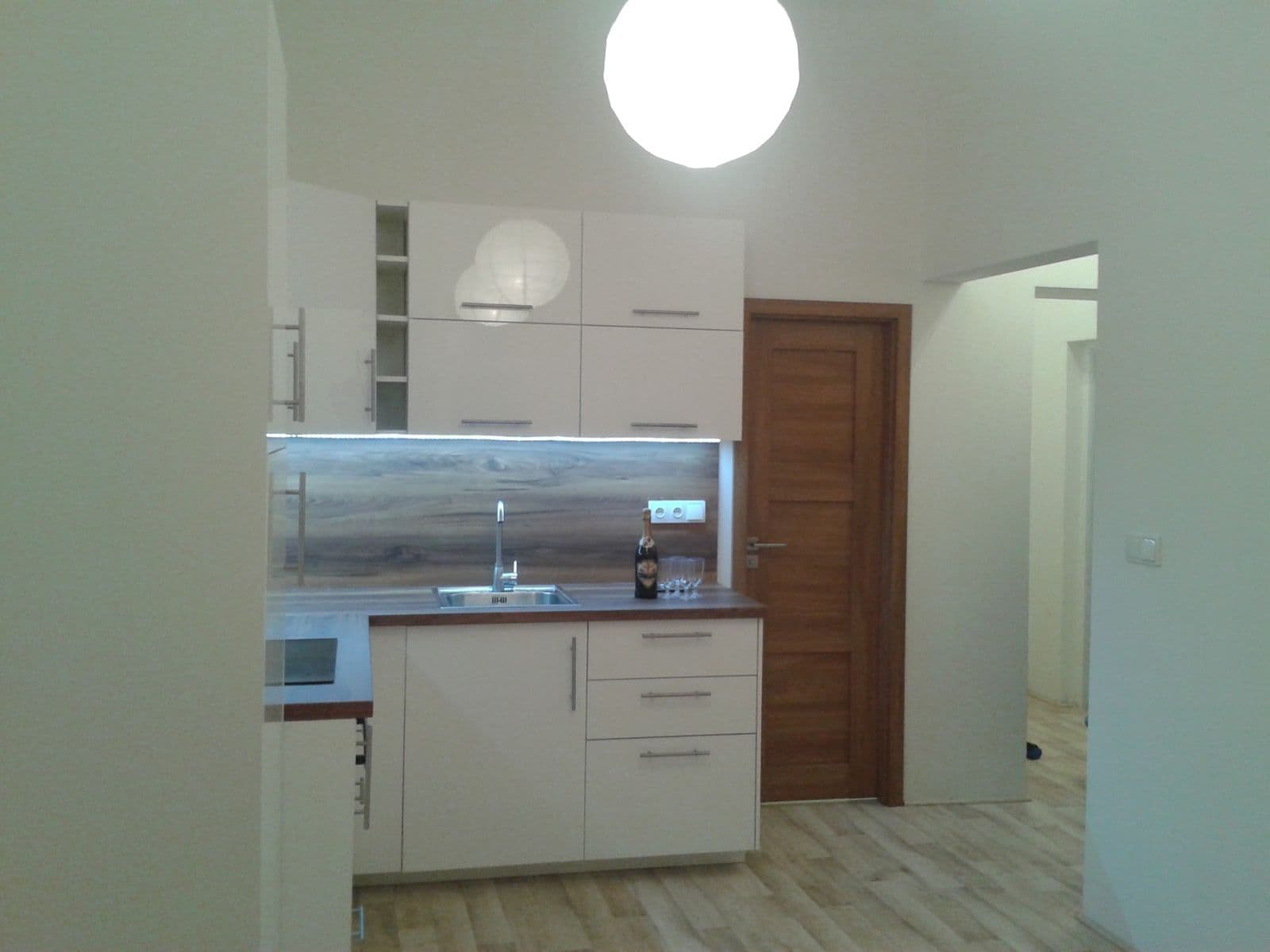 1 bedroom with open-plan kitchen flat to rent, 38 m², Korunní, Prague, Prague 1 bedroom with open-plan kitchen flat to rent, 38 m², Korunní, Prague, Prague