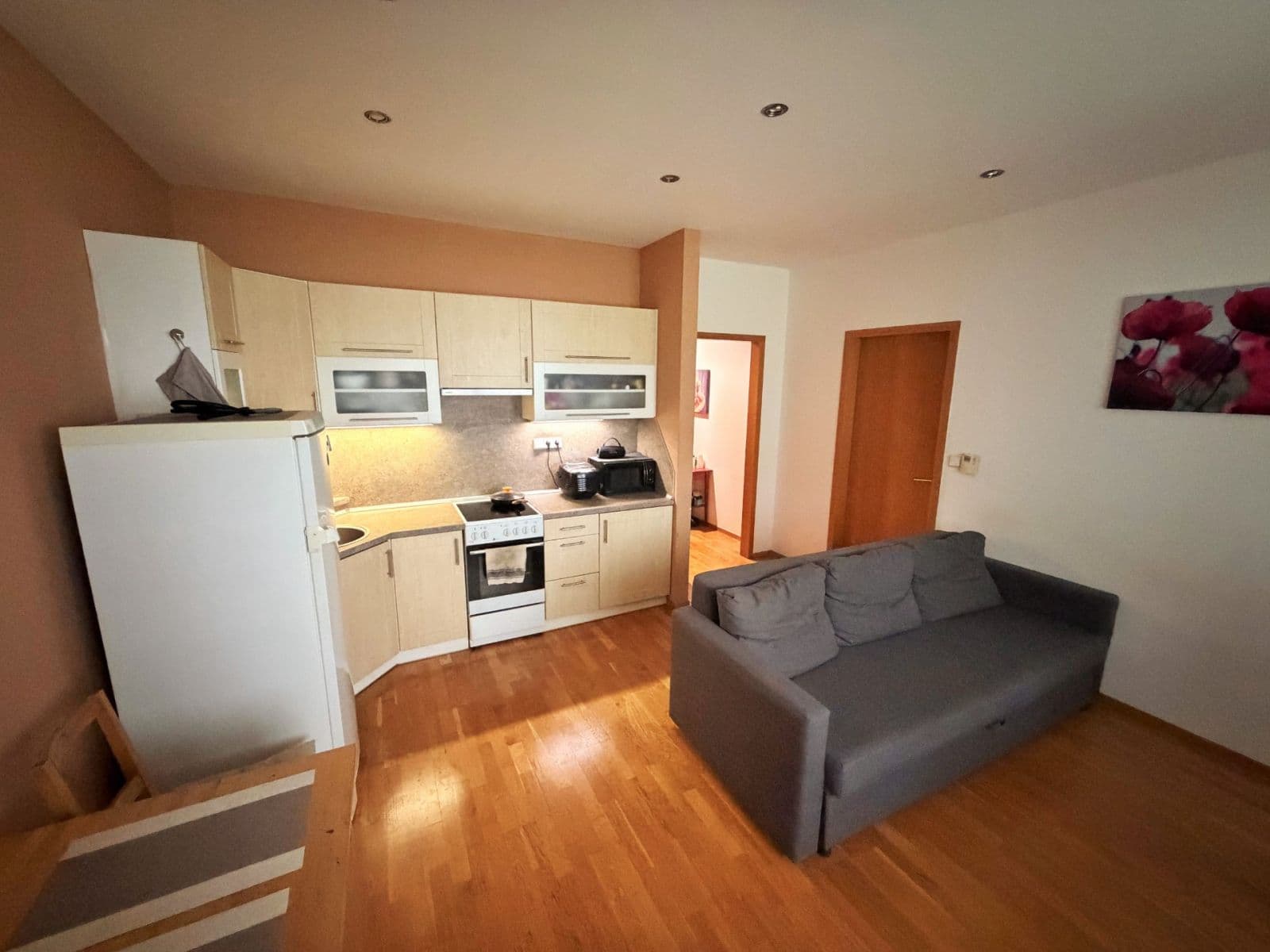 1 bedroom with open-plan kitchen flat to rent, 51 m², Korunní, Prague, Prague 1 bedroom with open-plan kitchen flat to rent, 51 m², Korunní, Prague, Prague