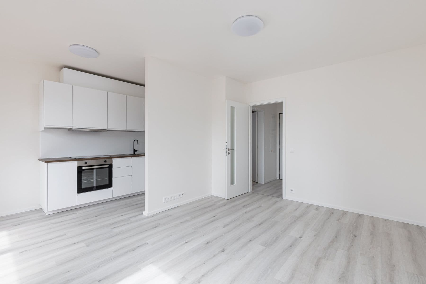 Studio flat to rent, 36 m², Waltariho, Prague, Prague Studio flat to rent, 36 m², Waltariho, Prague, Prague
