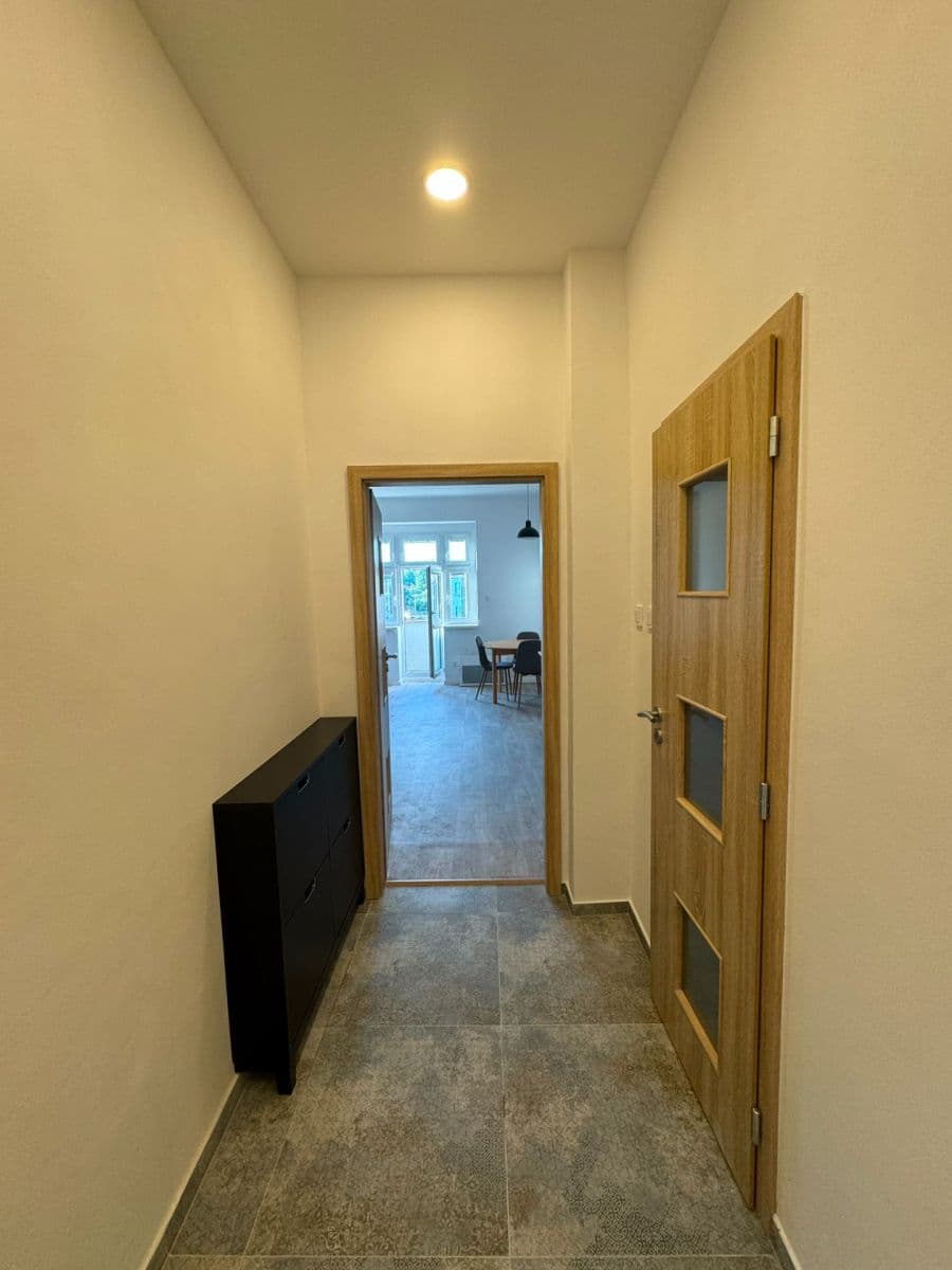 Studio flat to rent, 34 m², Nad Primaskou, Prague, Prague Studio flat to rent, 34 m², Nad Primaskou, Prague, Prague