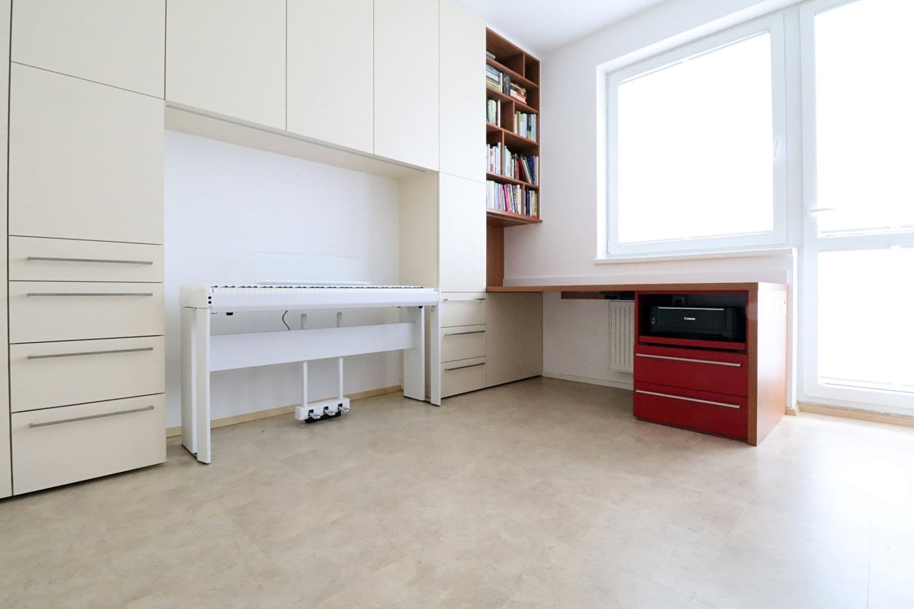 3 bedroom with open-plan kitchen flat to rent, 97 m², Werichova, Prague, Prague 3 bedroom with open-plan kitchen flat to rent, 97 m², Werichova, Prague, Prague