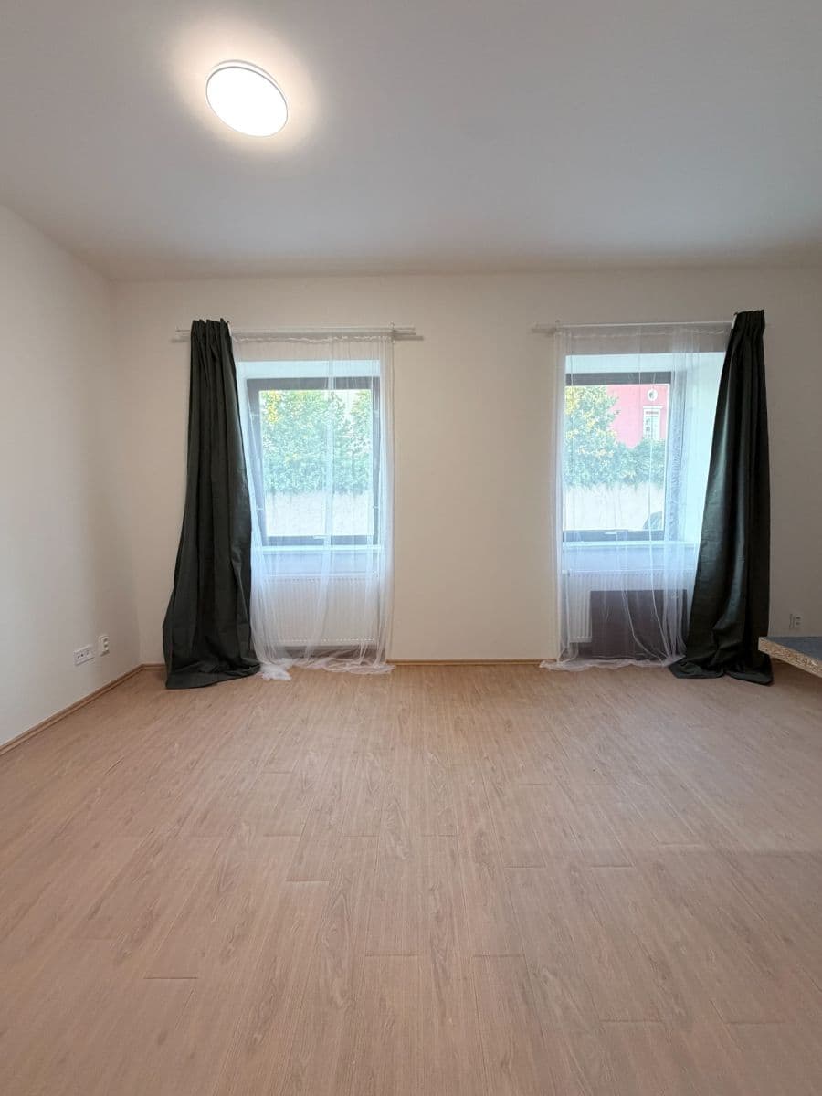 Studio flat to rent, 28 m², Tyršova, Škvorec, Středočeský Region Studio flat to rent, 28 m², Tyršova, Škvorec, Středočeský Region