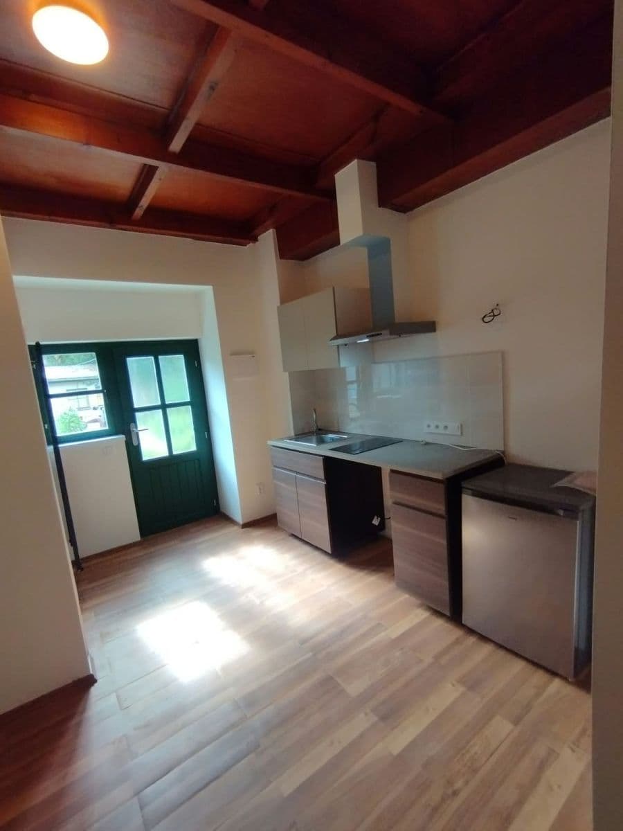 Studio flat to rent, 28 m², Tyršova, Škvorec, Středočeský Region Studio flat to rent, 28 m², Tyršova, Škvorec, Středočeský Region
