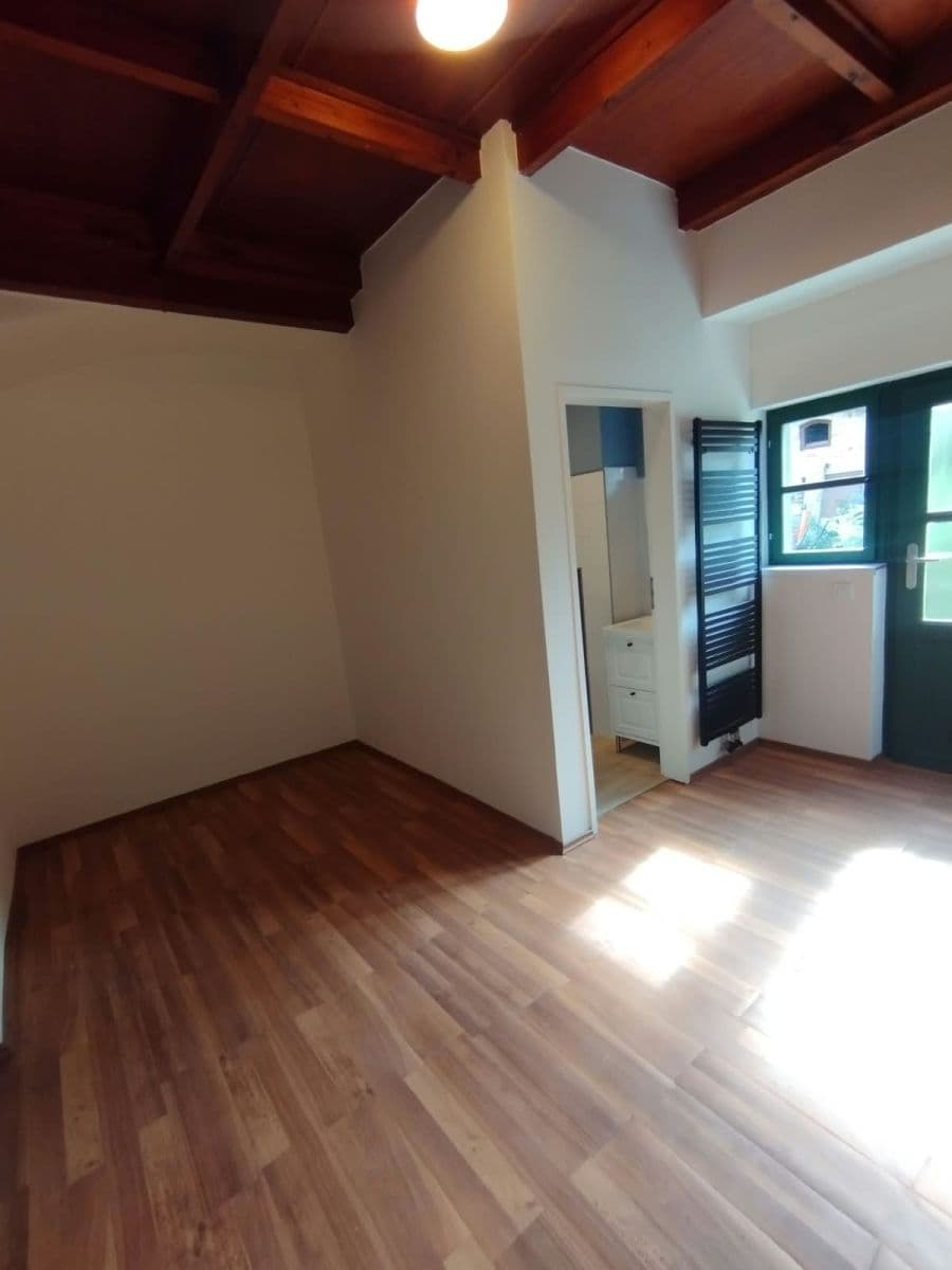 Studio flat to rent, 28 m², Tyršova, Škvorec, Středočeský Region Studio flat to rent, 28 m², Tyršova, Škvorec, Středočeský Region