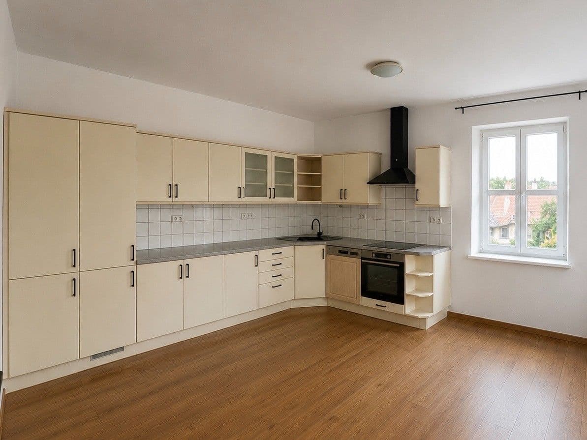 2 bedroom with open-plan kitchen flat to rent, 119 m², Sadová, Písek, Jihočeský Region 2 bedroom with open-plan kitchen flat to rent, 119 m², Sadová, Písek, Jihočeský Region