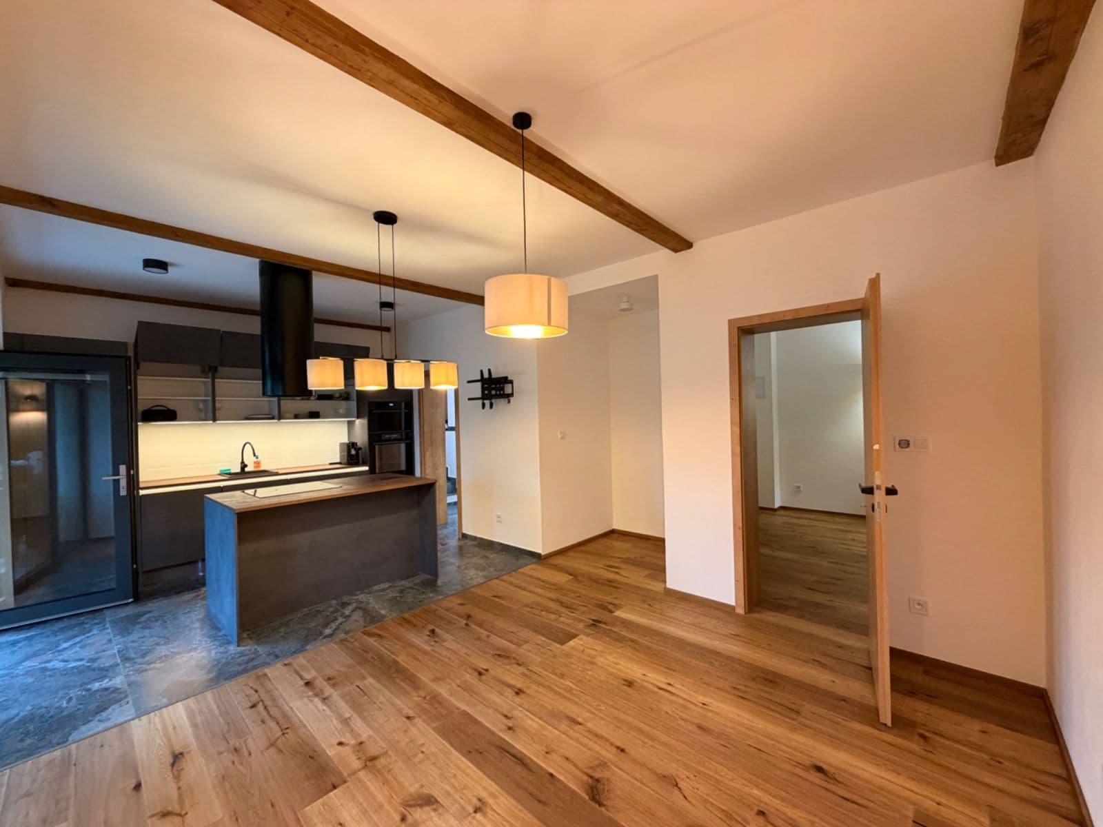 1 bedroom with open-plan kitchen flat to rent, 60 m², Pod Fialkou, Prague, Prague 1 bedroom with open-plan kitchen flat to rent, 60 m², Pod Fialkou, Prague, Prague