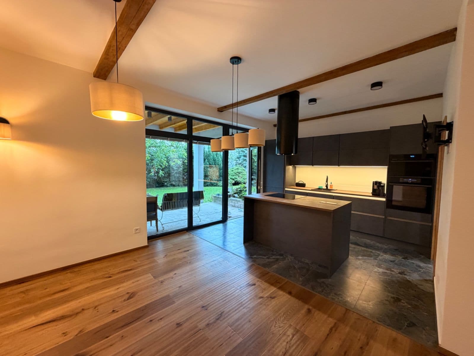 1 bedroom with open-plan kitchen flat to rent, 60 m², Pod Fialkou, Prague, Prague 1 bedroom with open-plan kitchen flat to rent, 60 m², Pod Fialkou, Prague, Prague