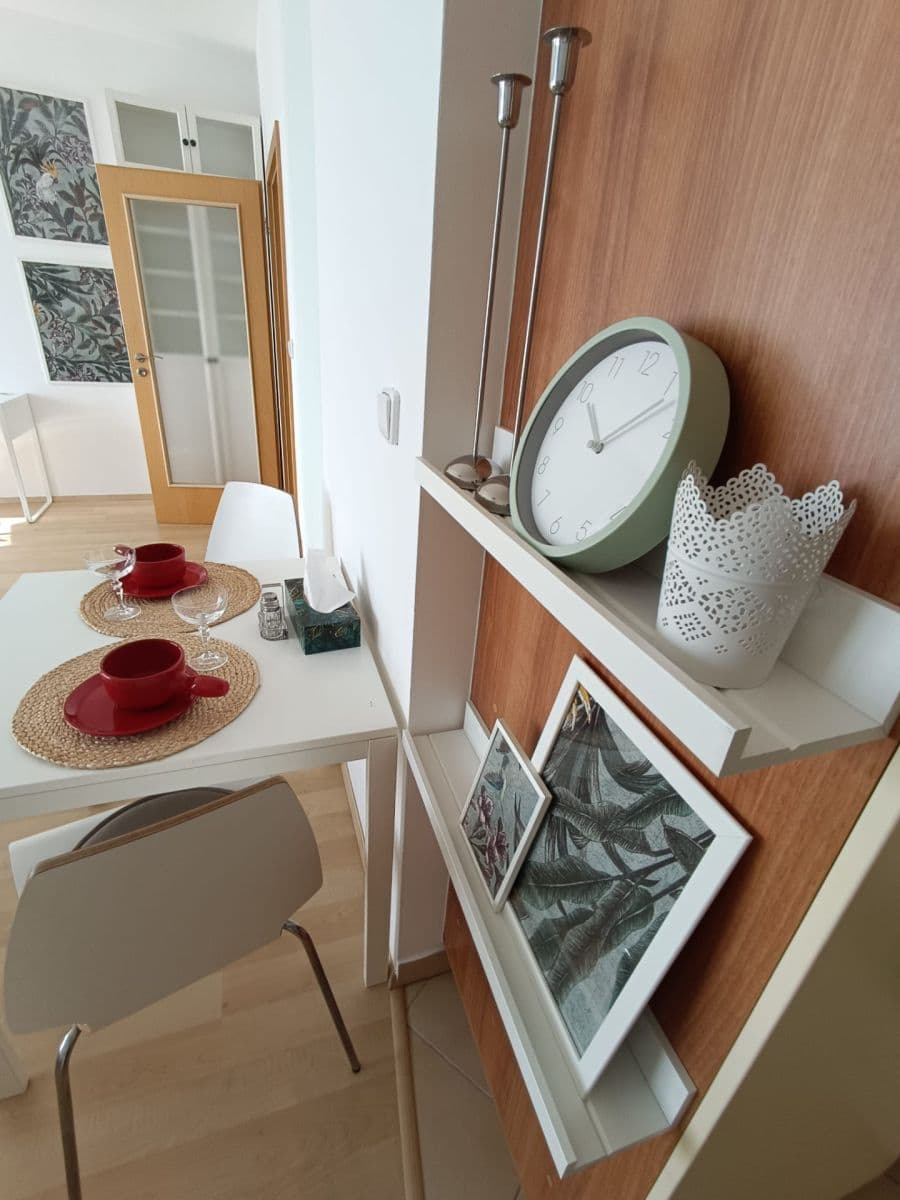 Studio flat to rent, 45 m², Nademlejnská, Prague, Prague Studio flat to rent, 45 m², Nademlejnská, Prague, Prague