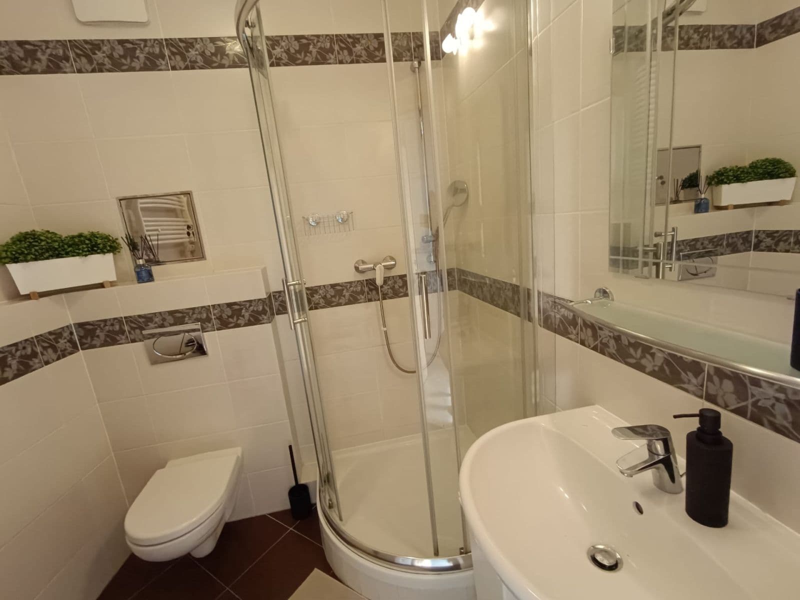 Studio flat to rent, 45 m², Nademlejnská, Prague, Prague Studio flat to rent, 45 m², Nademlejnská, Prague, Prague