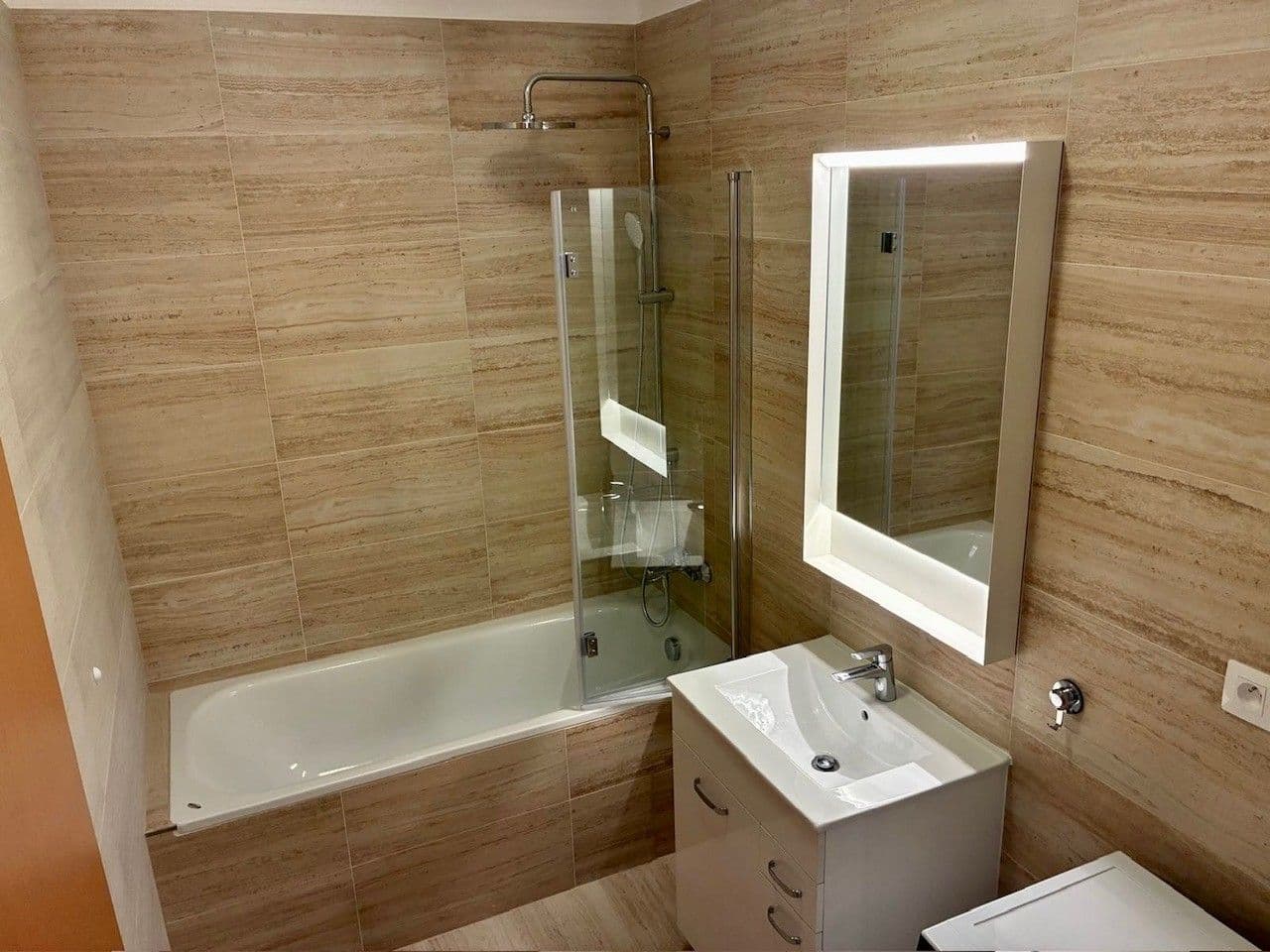 1 bedroom with open-plan kitchen flat to rent, 62 m², U Strouhy, Vestec, Středočeský Region 1 bedroom with open-plan kitchen flat to rent, 62 m², U Strouhy, Vestec, Středočeský Region