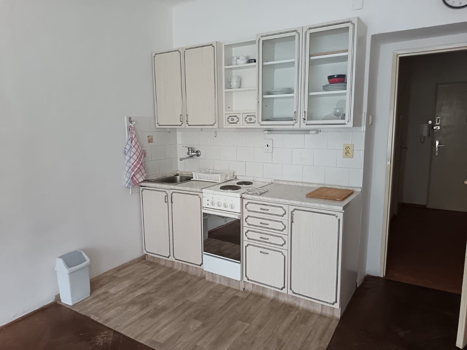 Studio flat to rent, 28 m², Jeremenkova, Prague, Prague Studio flat to rent, 28 m², Jeremenkova, Prague, Prague