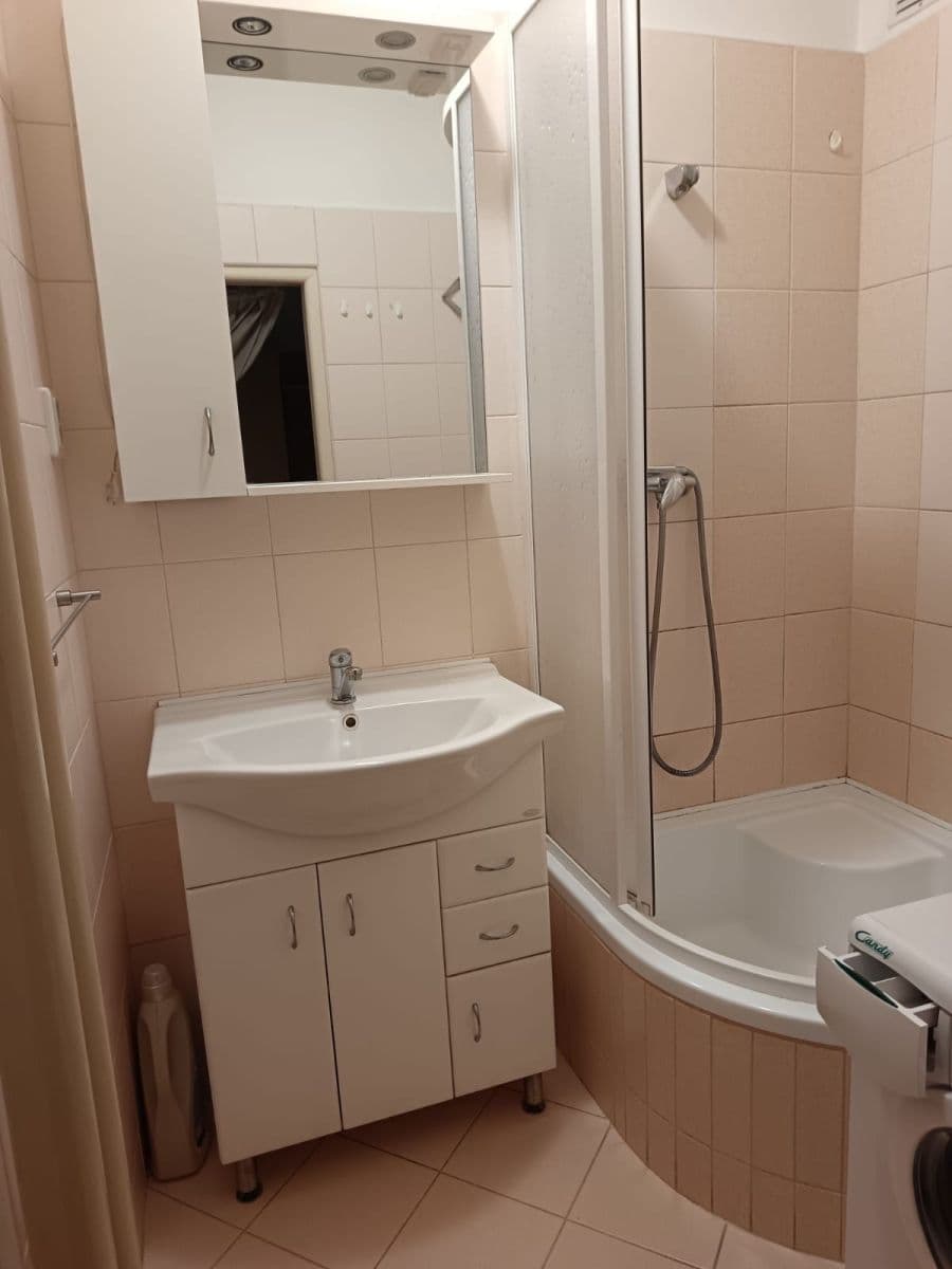 Studio flat to rent, 28 m², Jeremenkova, Prague, Prague Studio flat to rent, 28 m², Jeremenkova, Prague, Prague