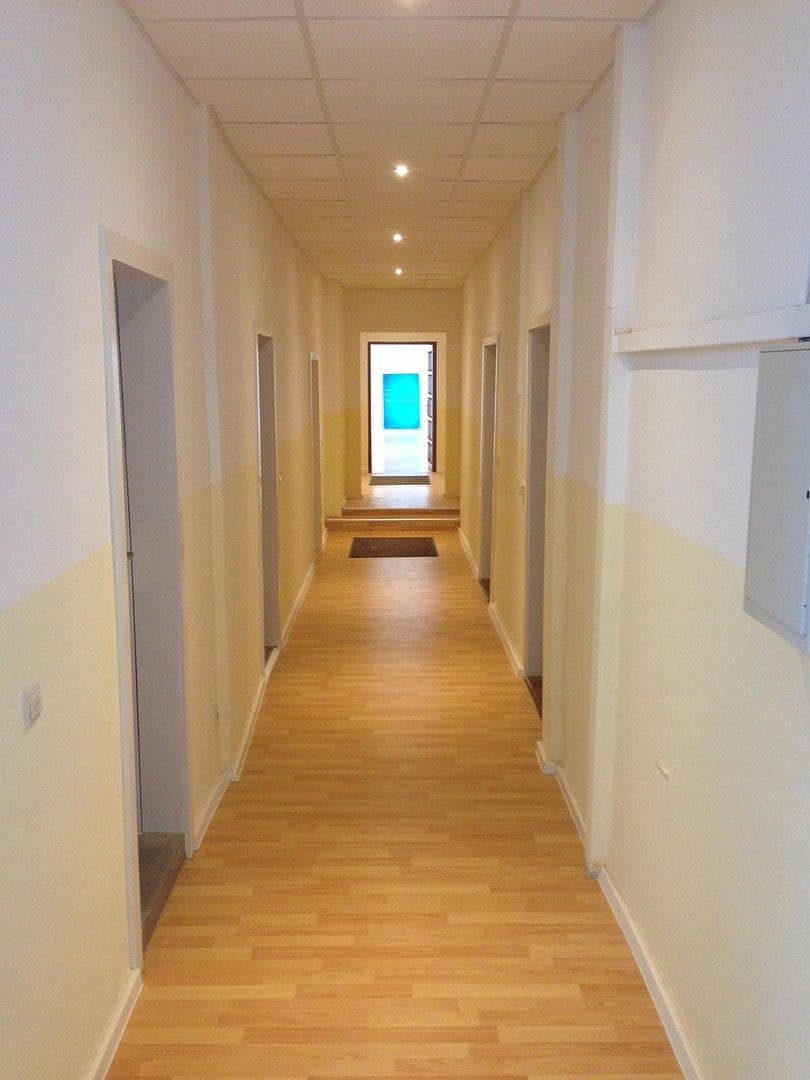 office to rent, 100 m², Marktplatz 8, Zossen, Brandenburg office to rent, 100 m², Marktplatz 8, Zossen, Brandenburg