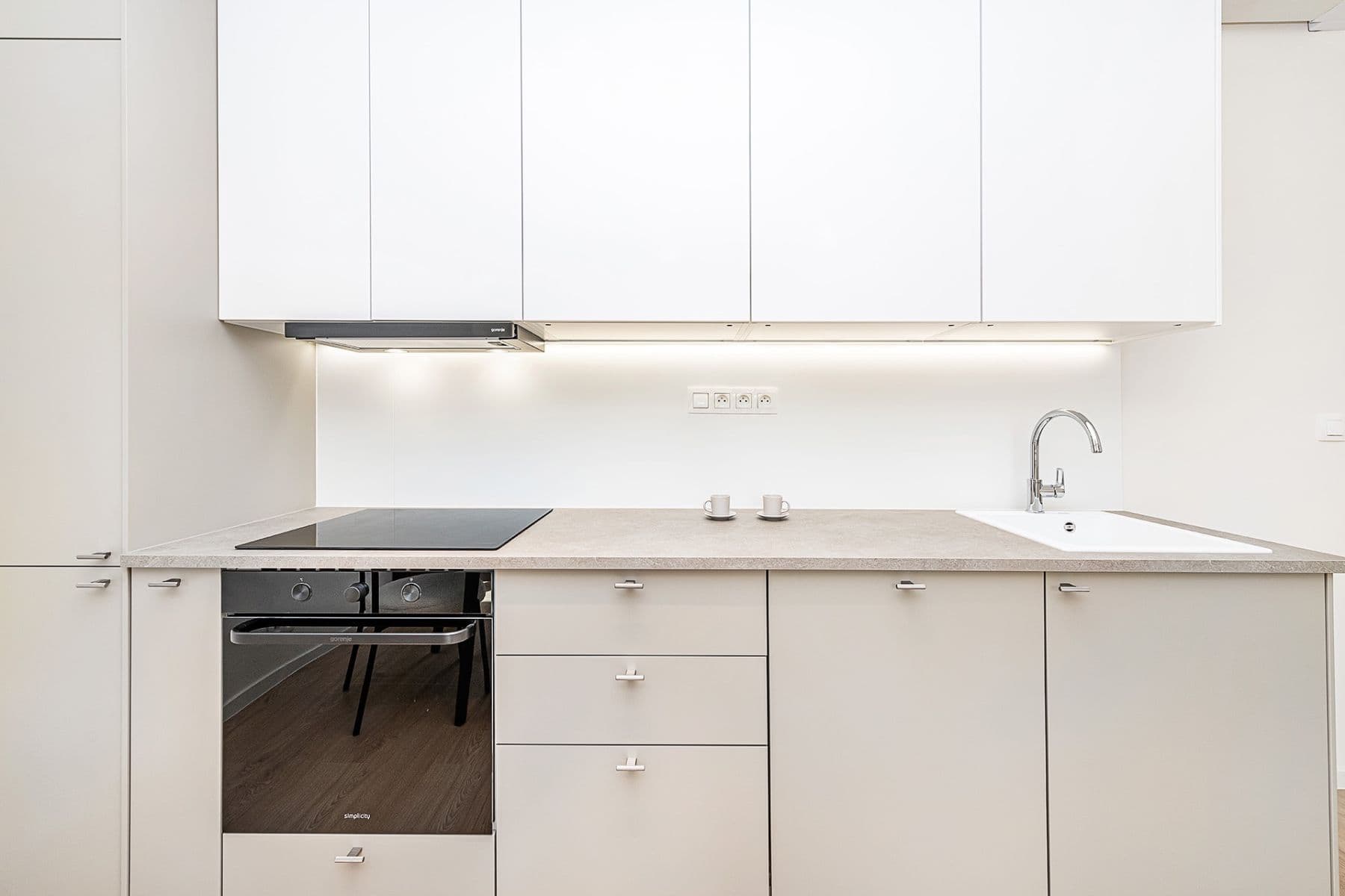 1 bedroom with open-plan kitchen flat for sale, 52 m², Komunardů, Prague, Prague 1 bedroom with open-plan kitchen flat for sale, 52 m², Komunardů, Prague, Prague