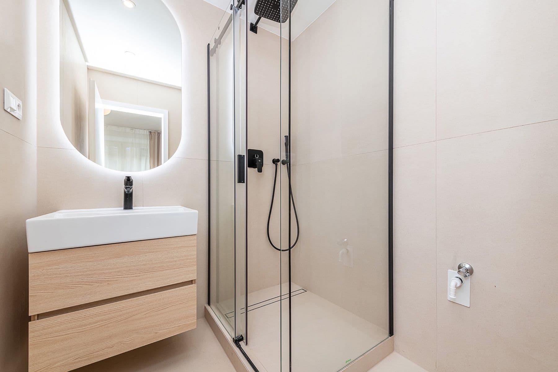1 bedroom with open-plan kitchen flat for sale, 52 m², Komunardů, Prague, Prague 1 bedroom with open-plan kitchen flat for sale, 52 m², Komunardů, Prague, Prague