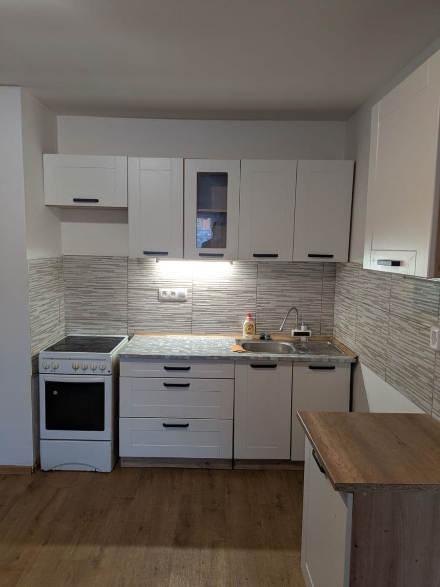 1 bedroom with open-plan kitchen flat to rent, 85 m², Palackého, Chotěboř, Vysočina Region 1 bedroom with open-plan kitchen flat to rent, 85 m², Palackého, Chotěboř, Vysočina Region