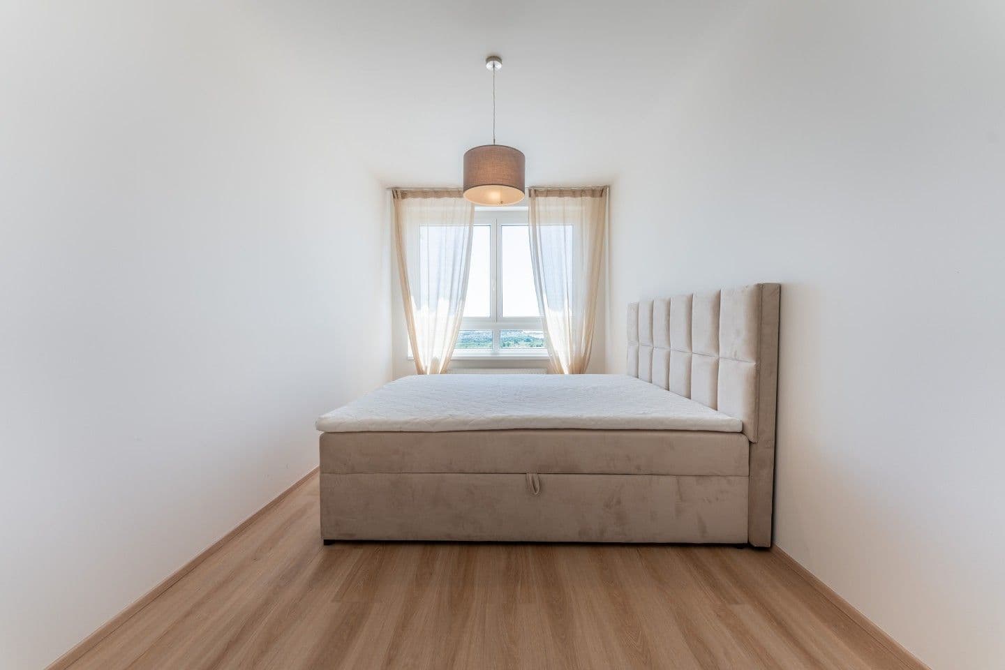 2 bedroom with open-plan kitchen flat to rent, 68 m², Thomasova, Prague, Prague 2 bedroom with open-plan kitchen flat to rent, 68 m², Thomasova, Prague, Prague