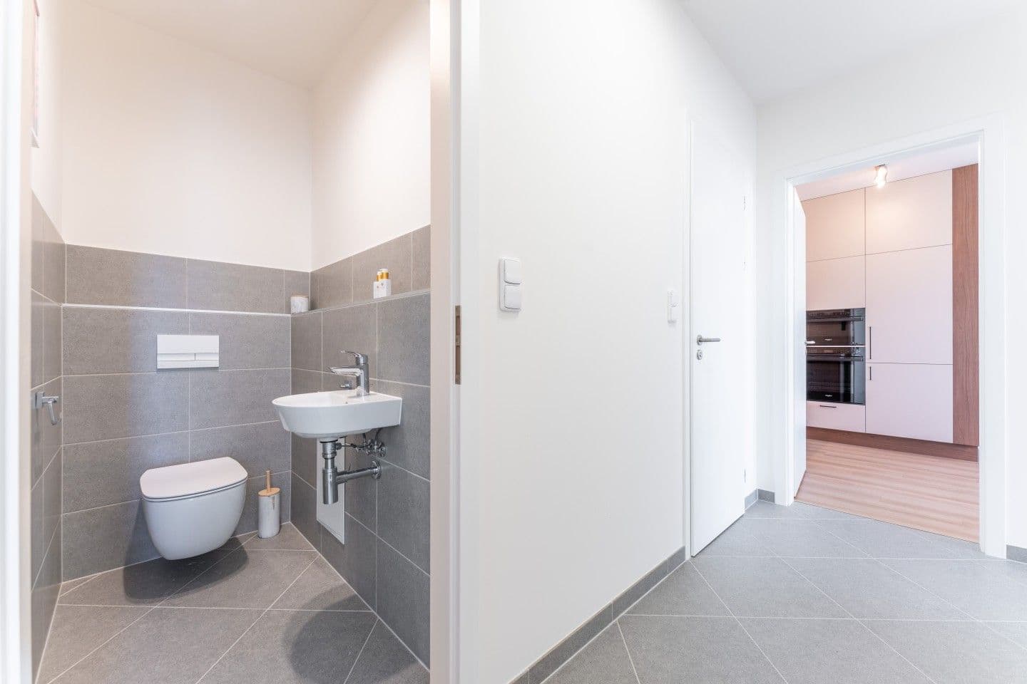 2 bedroom with open-plan kitchen flat to rent, 68 m², Thomasova, Prague, Prague 2 bedroom with open-plan kitchen flat to rent, 68 m², Thomasova, Prague, Prague