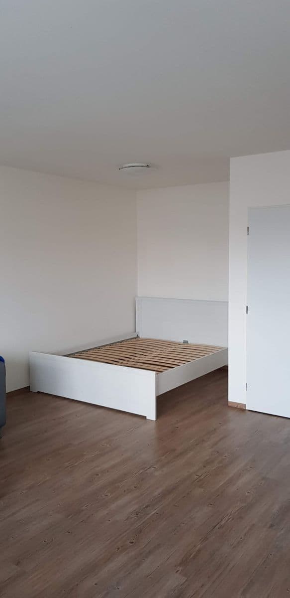 Studio flat to rent, 36 m², Šafaříkova, Brno, Jihomoravský Region Studio flat to rent, 36 m², Šafaříkova, Brno, Jihomoravský Region