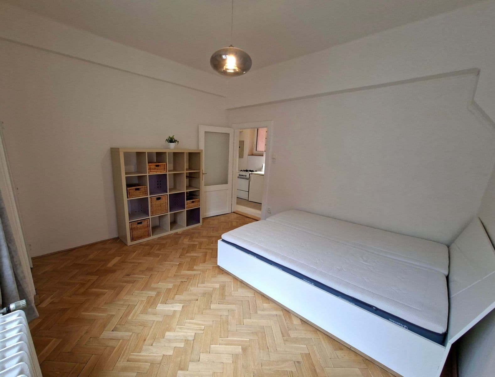 1 bedroom with open-plan kitchen flat to rent, 47 m², Viklefova, Prague, Prague 1 bedroom with open-plan kitchen flat to rent, 47 m², Viklefova, Prague, Prague