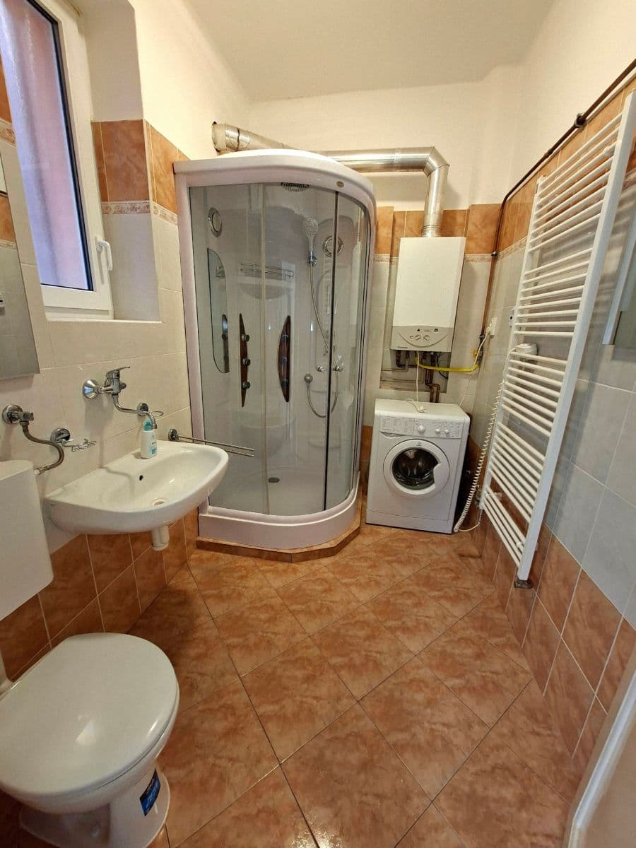 1 bedroom with open-plan kitchen flat to rent, 47 m², Viklefova, Prague, Prague 1 bedroom with open-plan kitchen flat to rent, 47 m², Viklefova, Prague, Prague