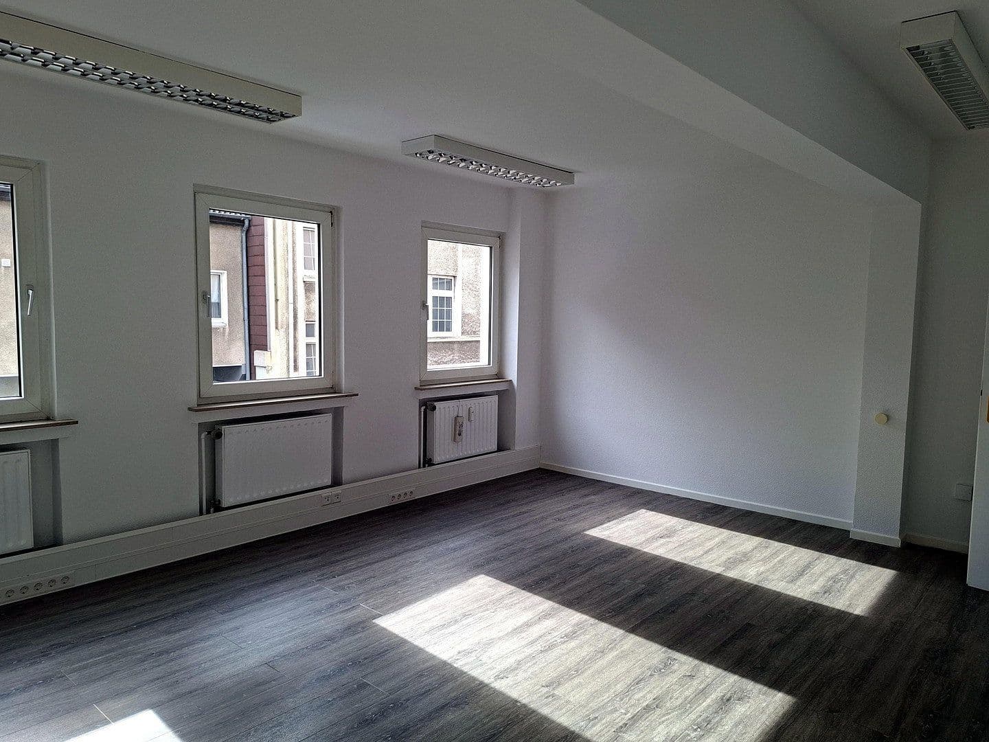 office to rent, 120 m², Wüstenhöfer Str. 230, Essen, North Rhine-Westphalia office to rent, 120 m², Wüstenhöfer Str. 230, Essen, North Rhine-Westphalia