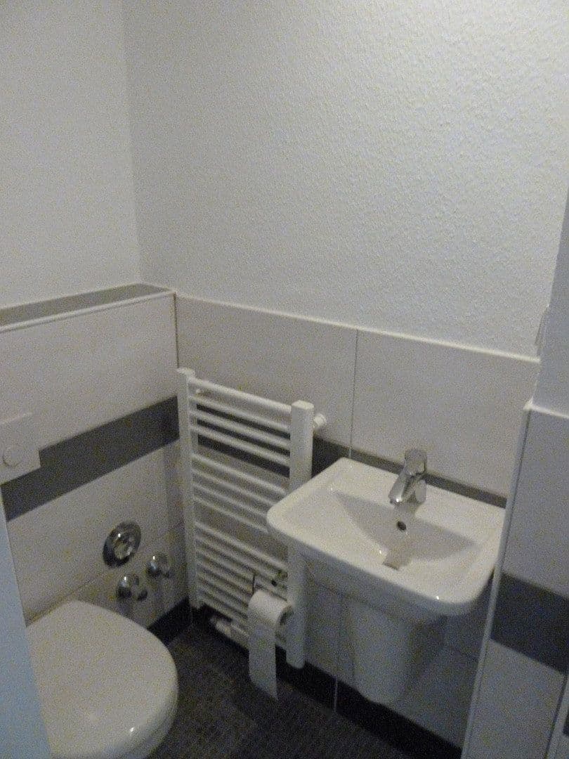 1 bedroom flat to rent, 35 m², Hesselnberg 1, Wuppertal, North Rhine-Westphalia 1 bedroom flat to rent, 35 m², Hesselnberg 1, Wuppertal, North Rhine-Westphalia