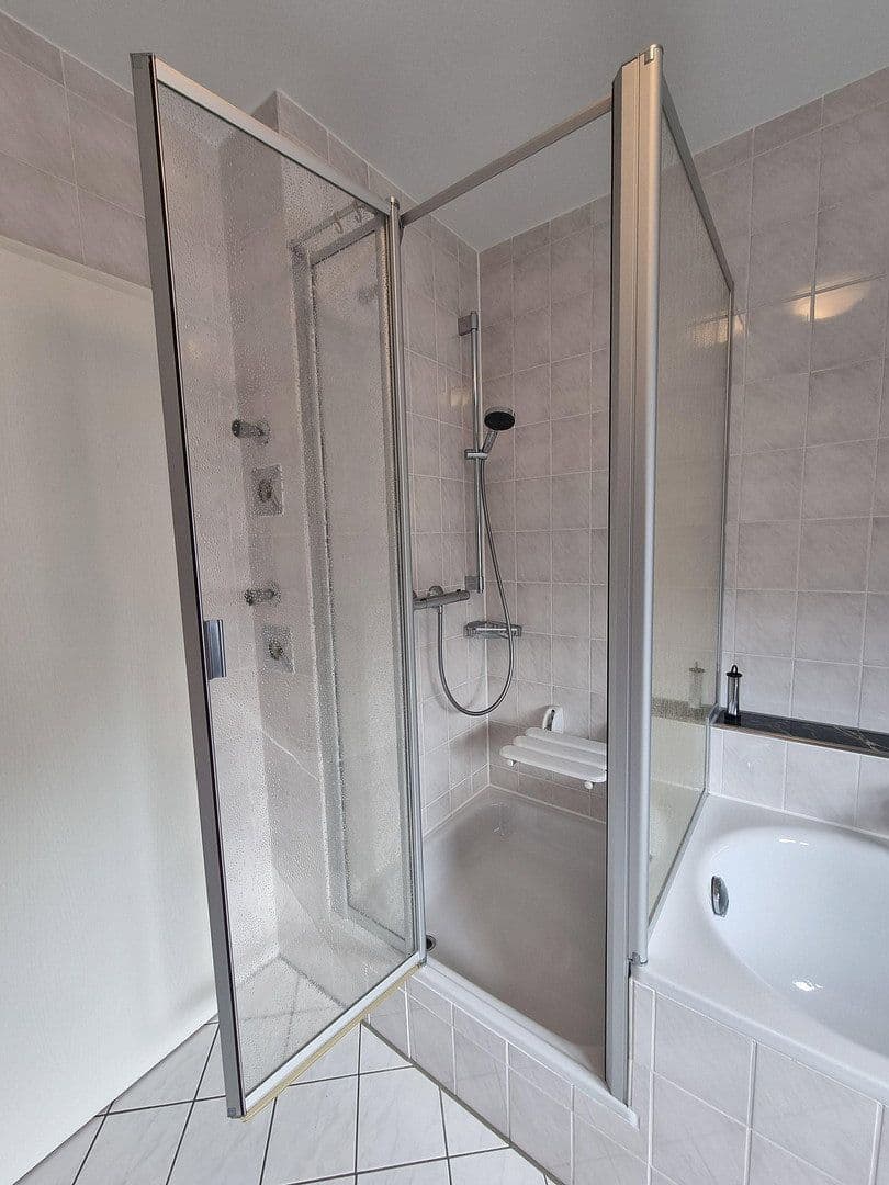 2 bedroom with open-plan kitchen flat to rent, 119 m², Bochum, North Rhine-Westphalia 2 bedroom with open-plan kitchen flat to rent, 119 m², Bochum, North Rhine-Westphalia