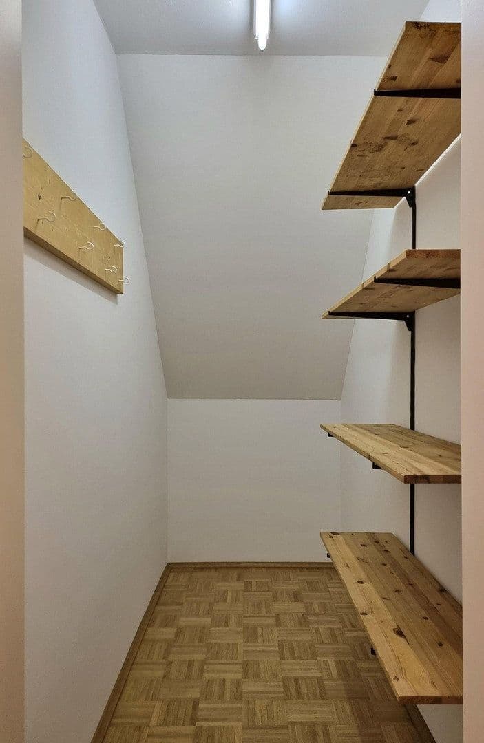 2 bedroom with open-plan kitchen flat to rent, 119 m², Bochum, North Rhine-Westphalia 2 bedroom with open-plan kitchen flat to rent, 119 m², Bochum, North Rhine-Westphalia