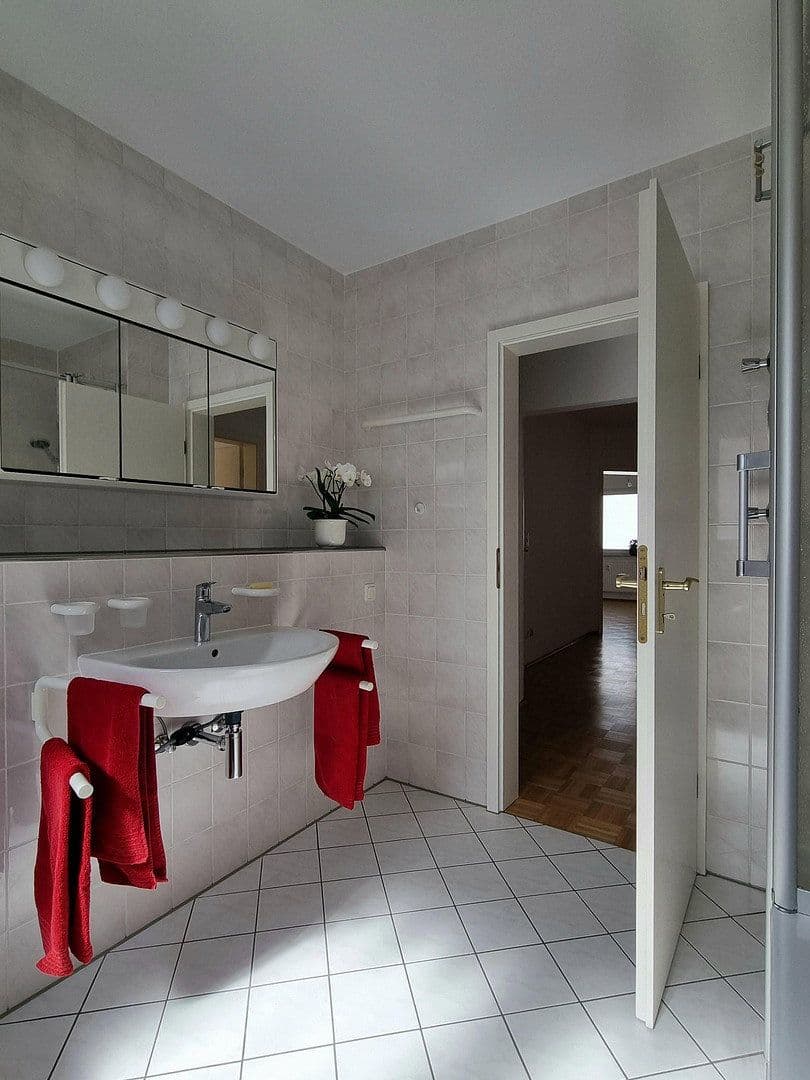 2 bedroom with open-plan kitchen flat to rent, 119 m², Bochum, North Rhine-Westphalia 2 bedroom with open-plan kitchen flat to rent, 119 m², Bochum, North Rhine-Westphalia