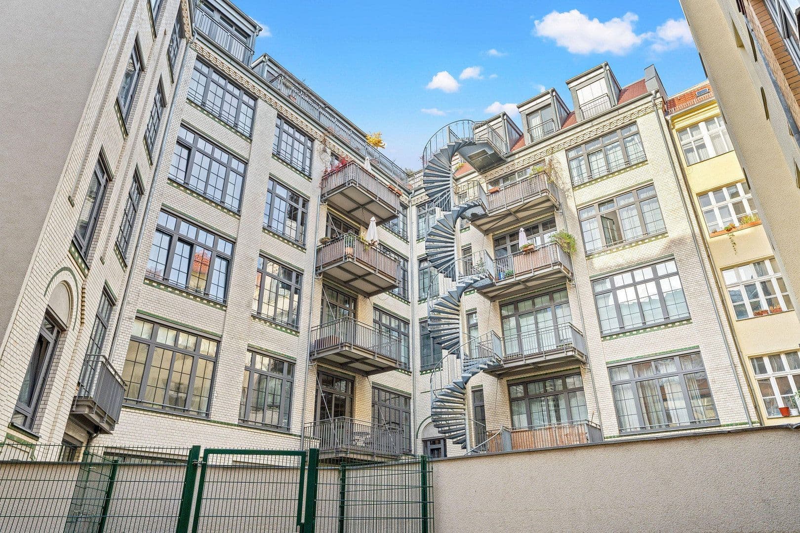 6 bedroom flat for sale, 217 m², Kastanienallee 32, Berlin, Berlin 6 bedroom flat for sale, 217 m², Kastanienallee 32, Berlin, Berlin