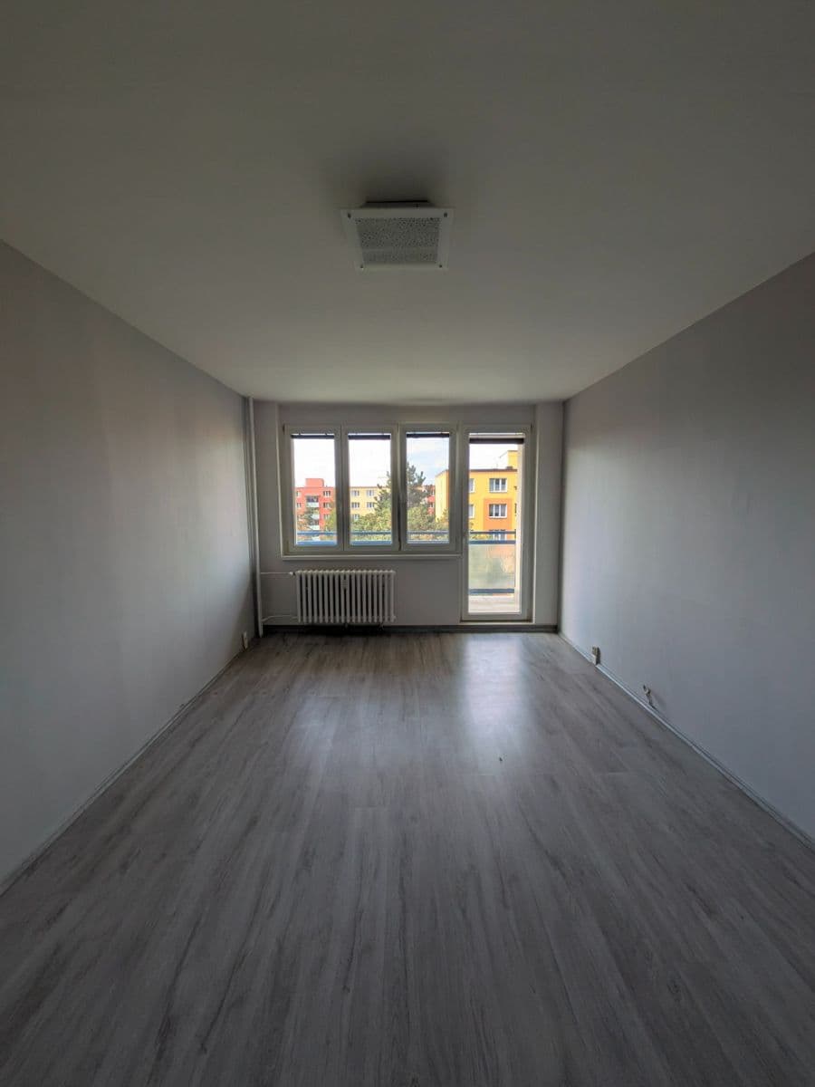 3 bedroom flat to rent, 66 m², Snopkova, Prague, Prague 3 bedroom flat to rent, 66 m², Snopkova, Prague, Prague