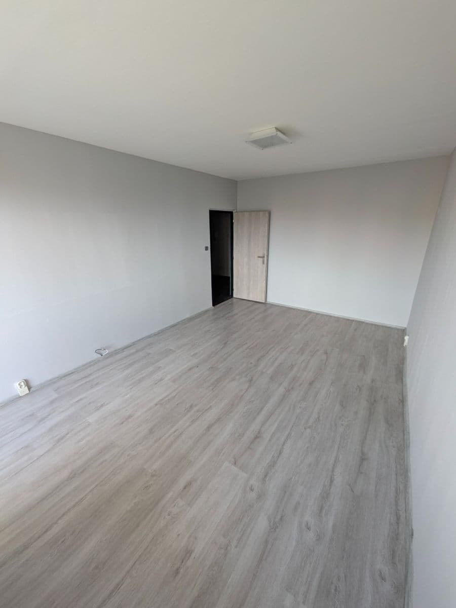 3 bedroom flat to rent, 66 m², Snopkova, Prague, Prague 3 bedroom flat to rent, 66 m², Snopkova, Prague, Prague