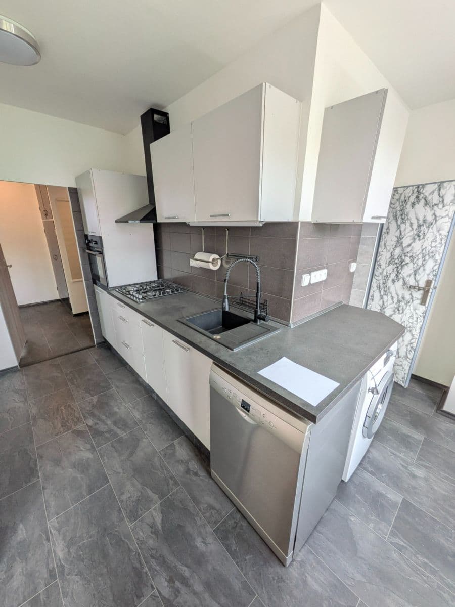3 bedroom flat to rent, 66 m², Snopkova, Prague, Prague 3 bedroom flat to rent, 66 m², Snopkova, Prague, Prague