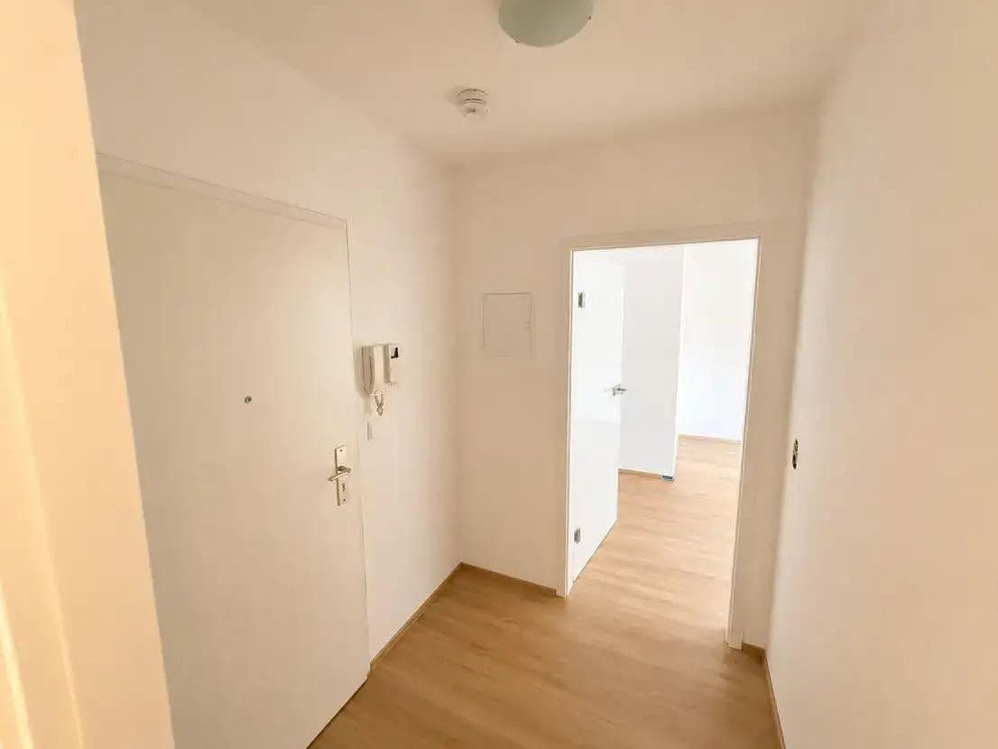 Studio flat to rent, 38 m², Schiersteiner Straße, Wiesbaden, Hesse Studio flat to rent, 38 m², Schiersteiner Straße, Wiesbaden, Hesse